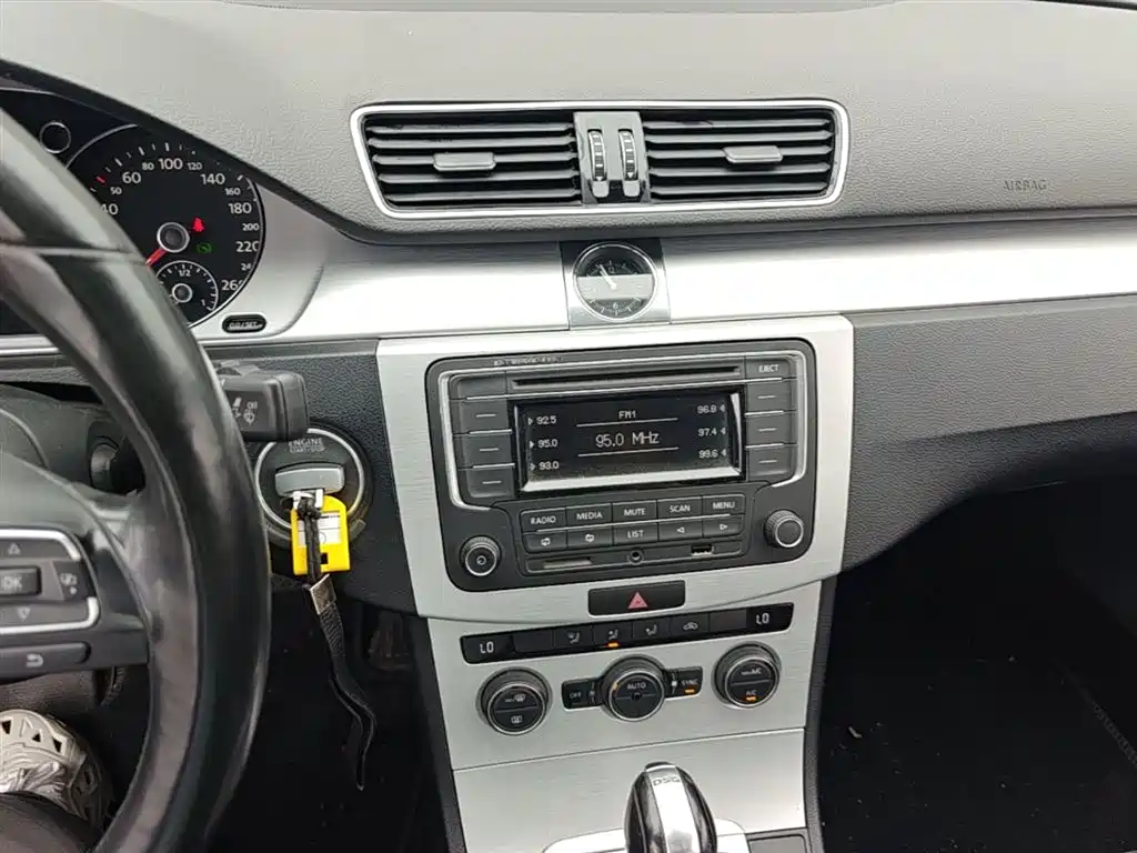 Volkswagen Magotan 2015 1.8TSI Leading фото 20