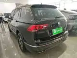 Photo 5 - Volkswagen Tiguan L