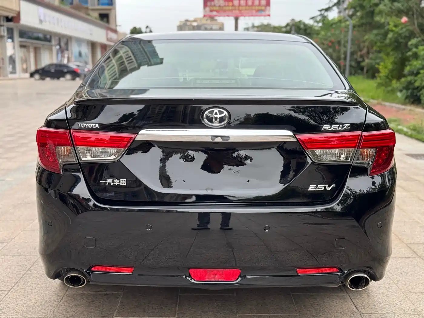 Toyota Reiz 2013 2.5V Premium Edition фото 4