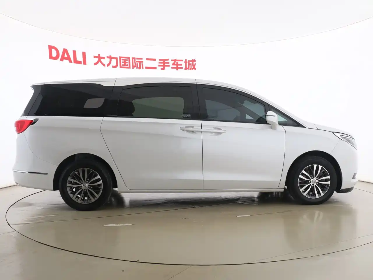Buick GL8 2018 ES 28T Luxury Type China VI фото 5