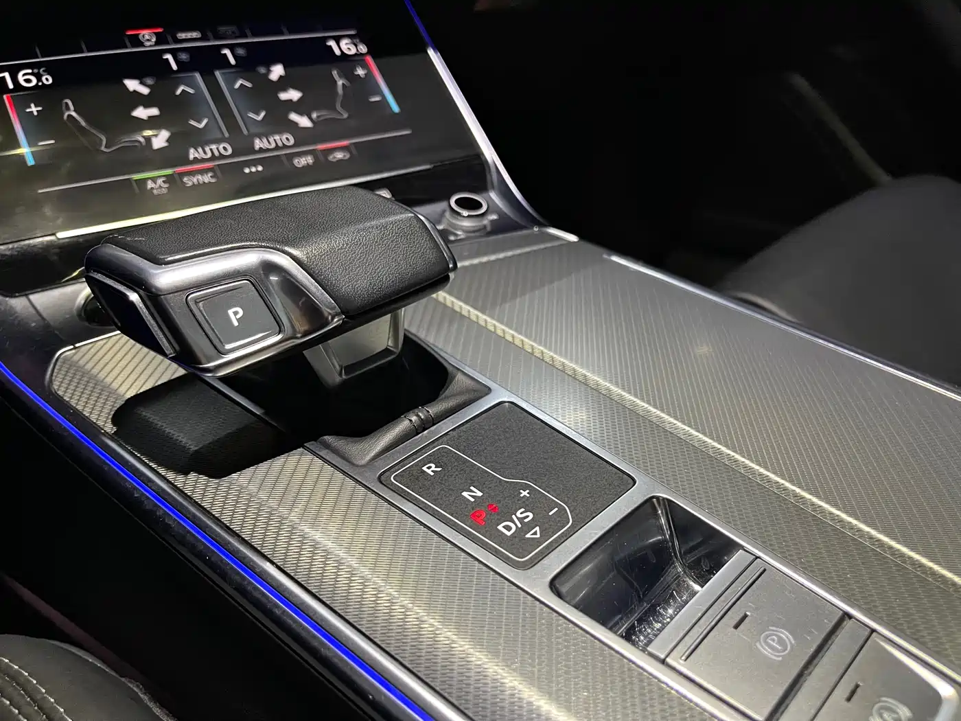 Audi A6L 2023 45 TFSI Premium Selection Elegance фото 9