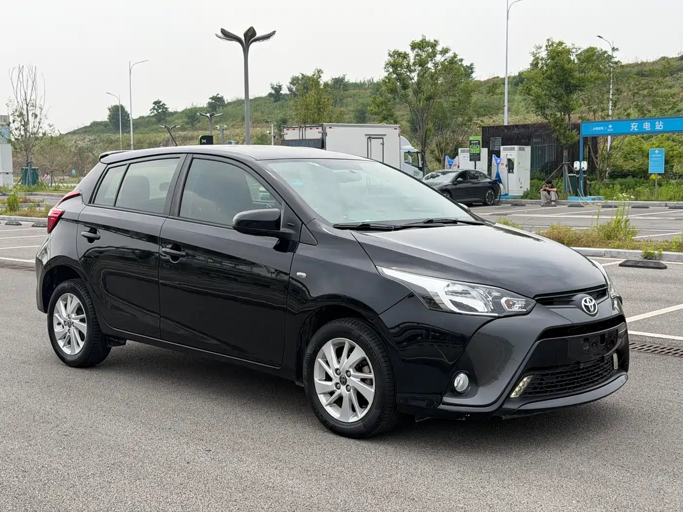 Toyota YARiS L Zhi Xuan 2016 Facelift 1.5G CVT Dynamic Edition фото 3