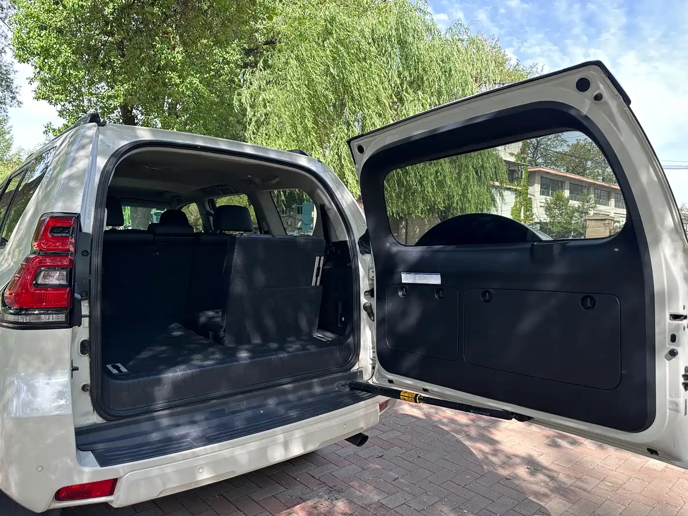 Toyota Prado 2018 3.5L Automatic TX-L Rear-mounted Spare Tire фото 17