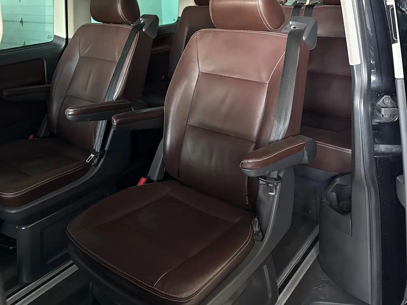 Volkswagen Multivan 2012 2.0TSI 2WD Luxury Edition фото 12