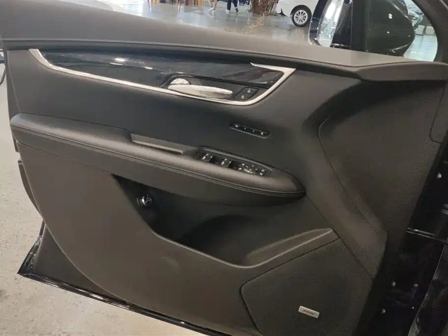 Cadillac XT5 2022 2.0T 2WD Luxury фото 7