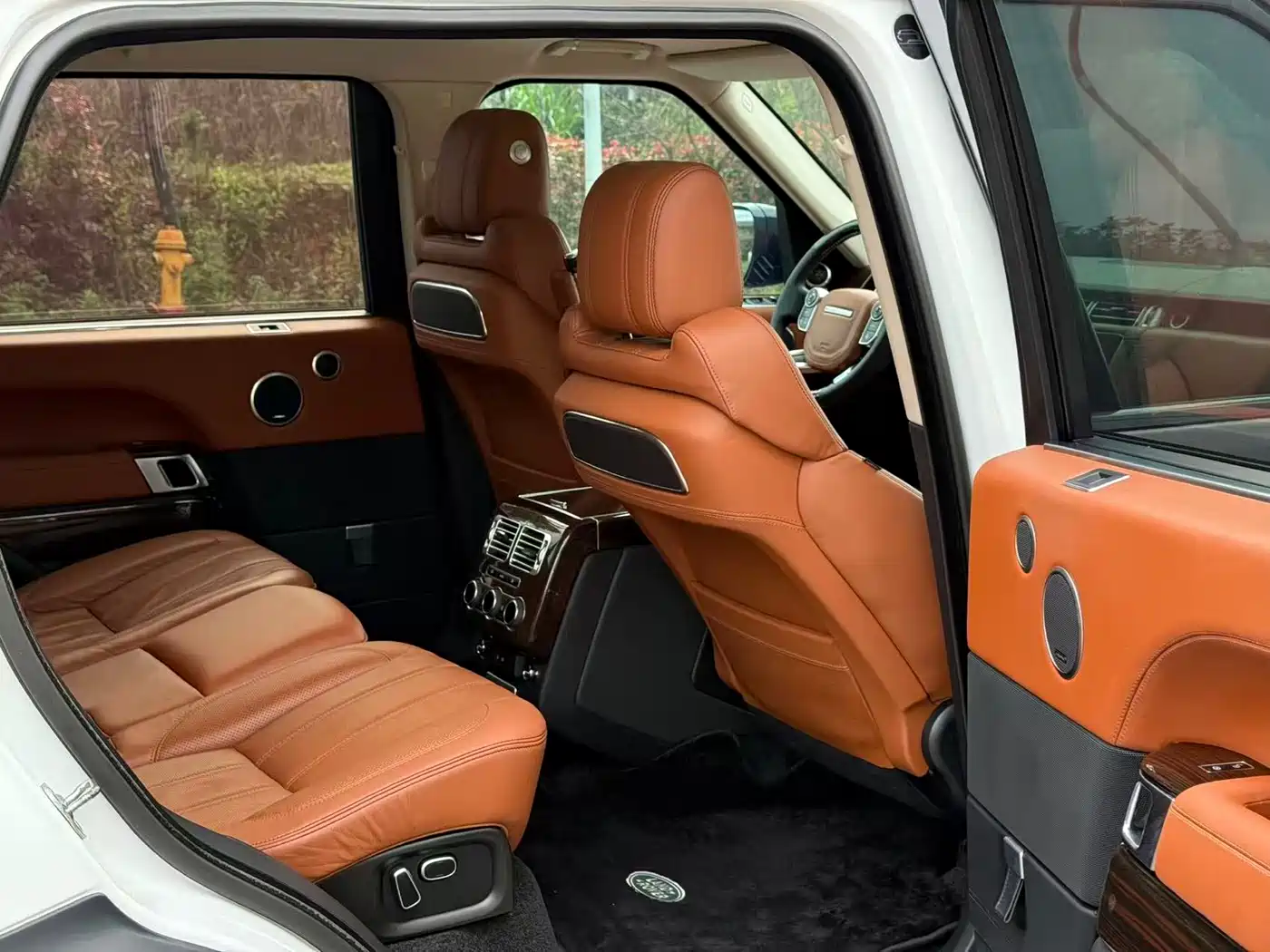 Land Rover Range Rover 2015 3.0 SC V6 Vogue SE Genesis Extended Edition фото 7