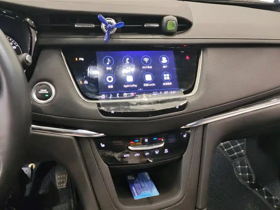 Cadillac XT5 2022 2.0T 2WD Luxury фото 13