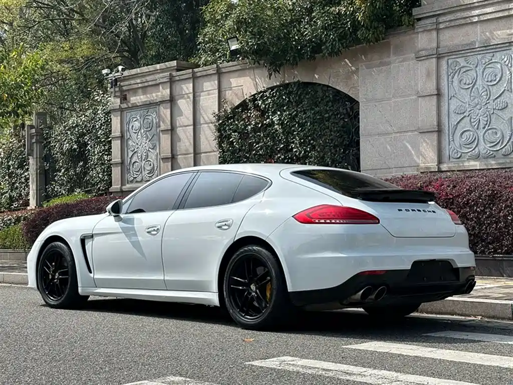 Porsche Panamera 2014 Panamera 3.0T фото 20
