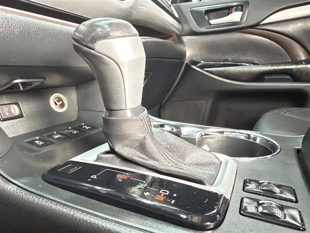 Toyota Highlander 2015 2.0T AWD Luxury Edition 7-seater фото 22