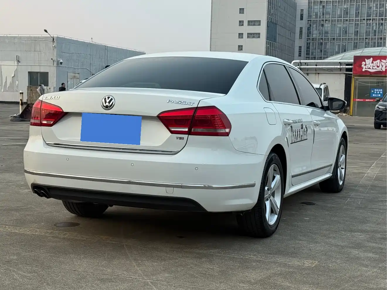 Volkswagen Passat 2014 1.8TSI DSG Executive Edition фото 6