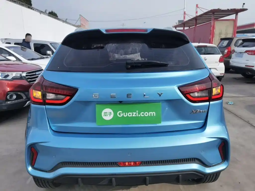Фото 6 - Geely Vision X3