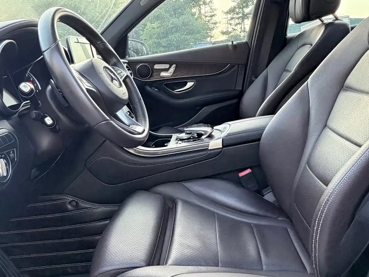Mercedes-Benz GLC 2018 GLC 300 4MATIC Dynamic фото 4