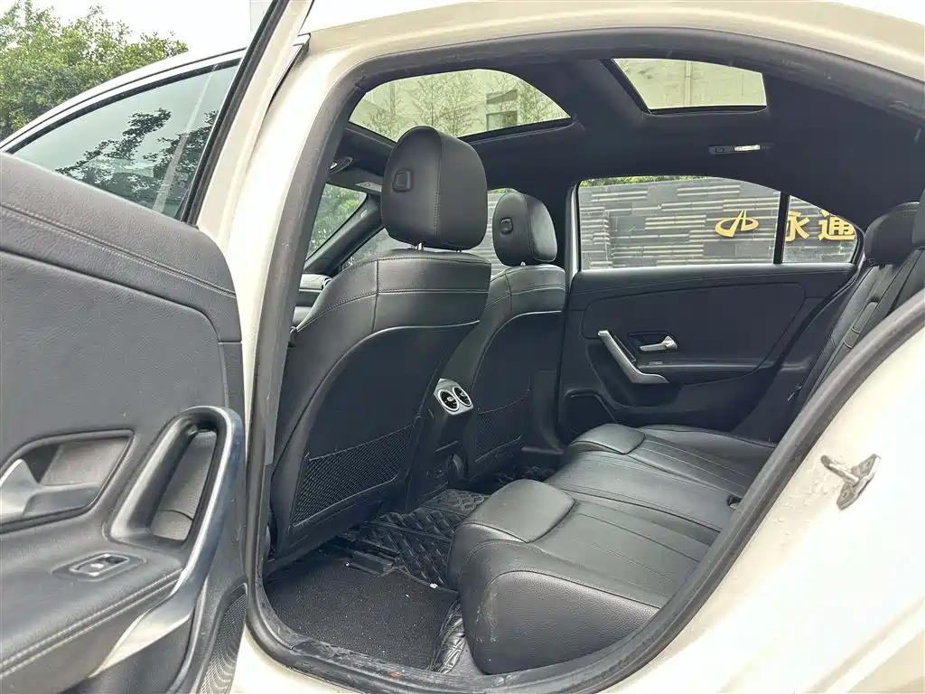 Mercedes-Benz A-Class 2021 A 180 L Sports Sedan фото 7
