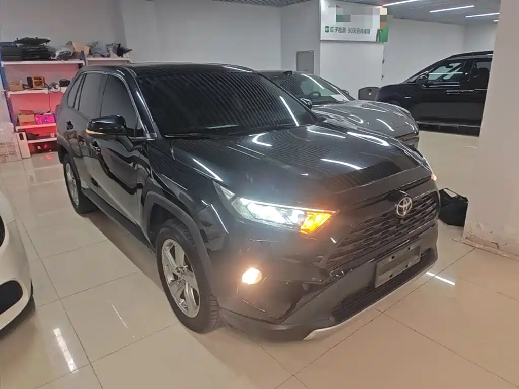 Toyota RAV4 Rongfang 2022 2.0L CVT 2WD Trend Plus Edition фото 4