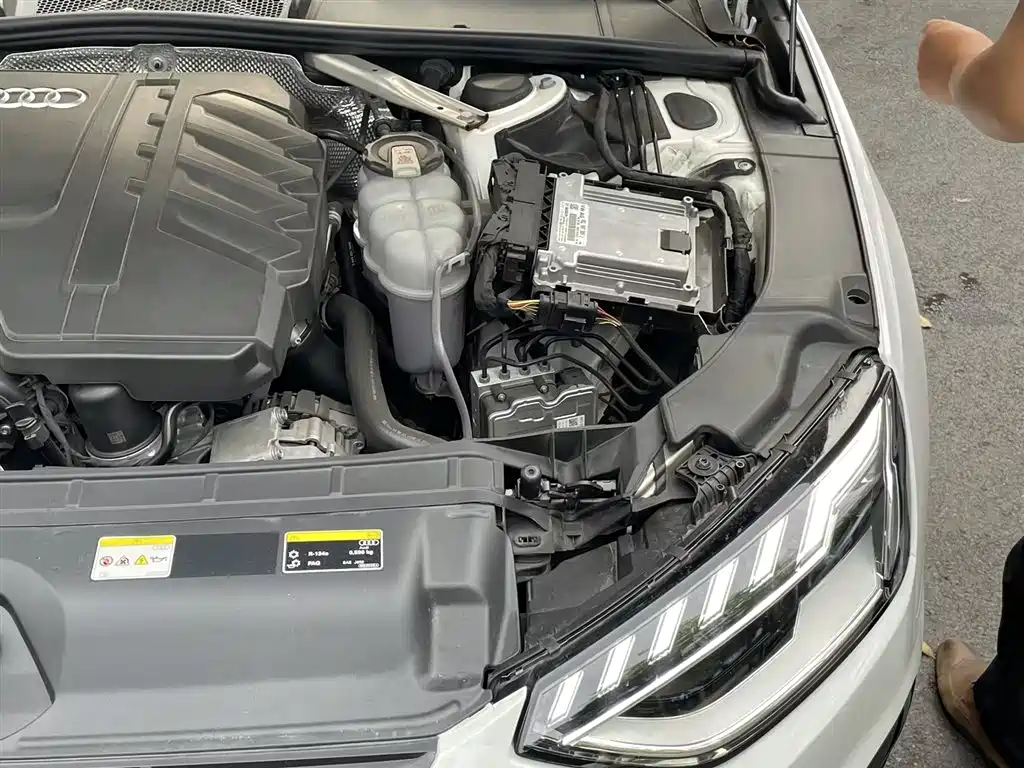Audi A4L 2023 40 TFSI Luxury Sport фото 27