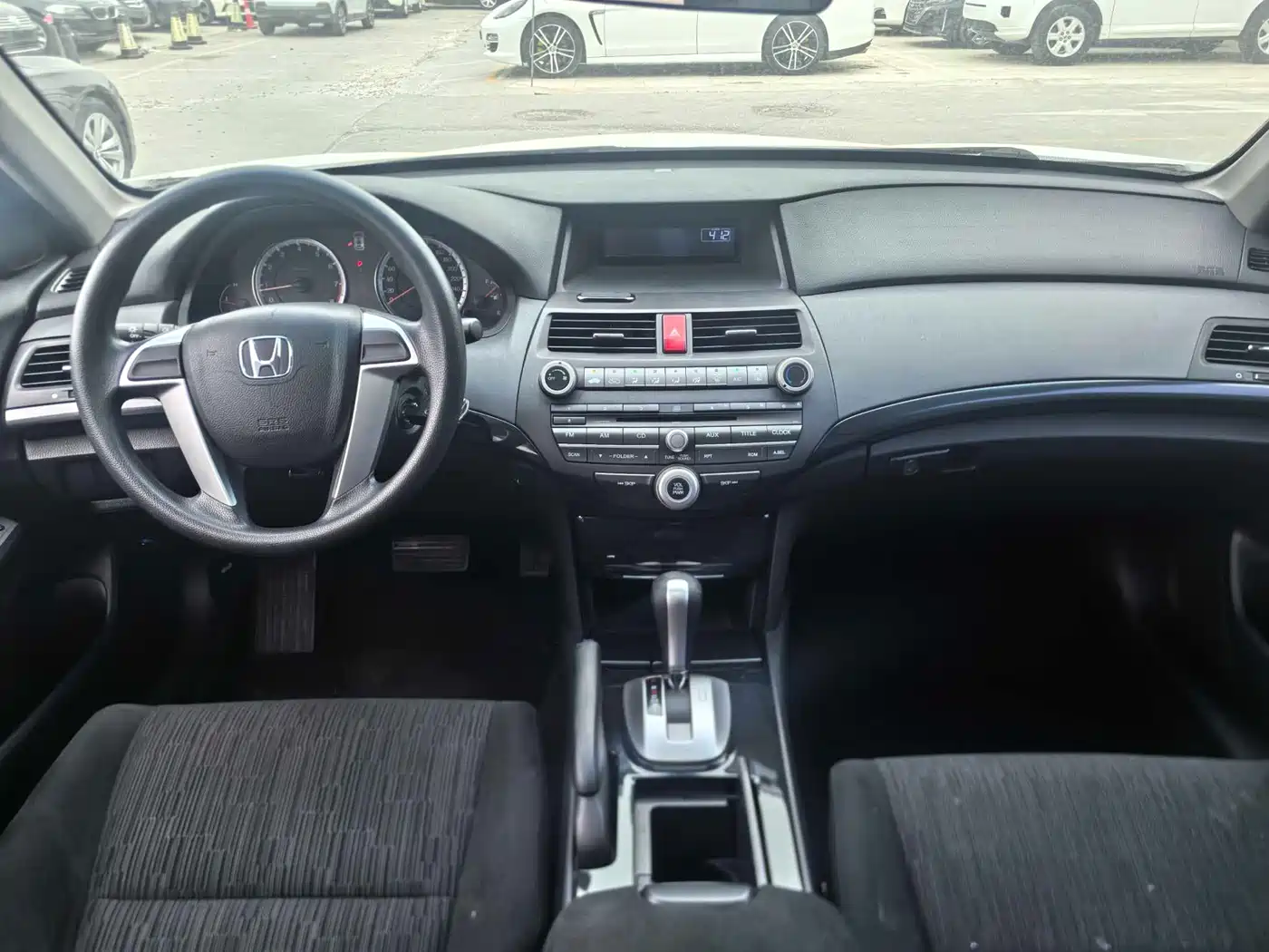Фото 9 - Honda Accord