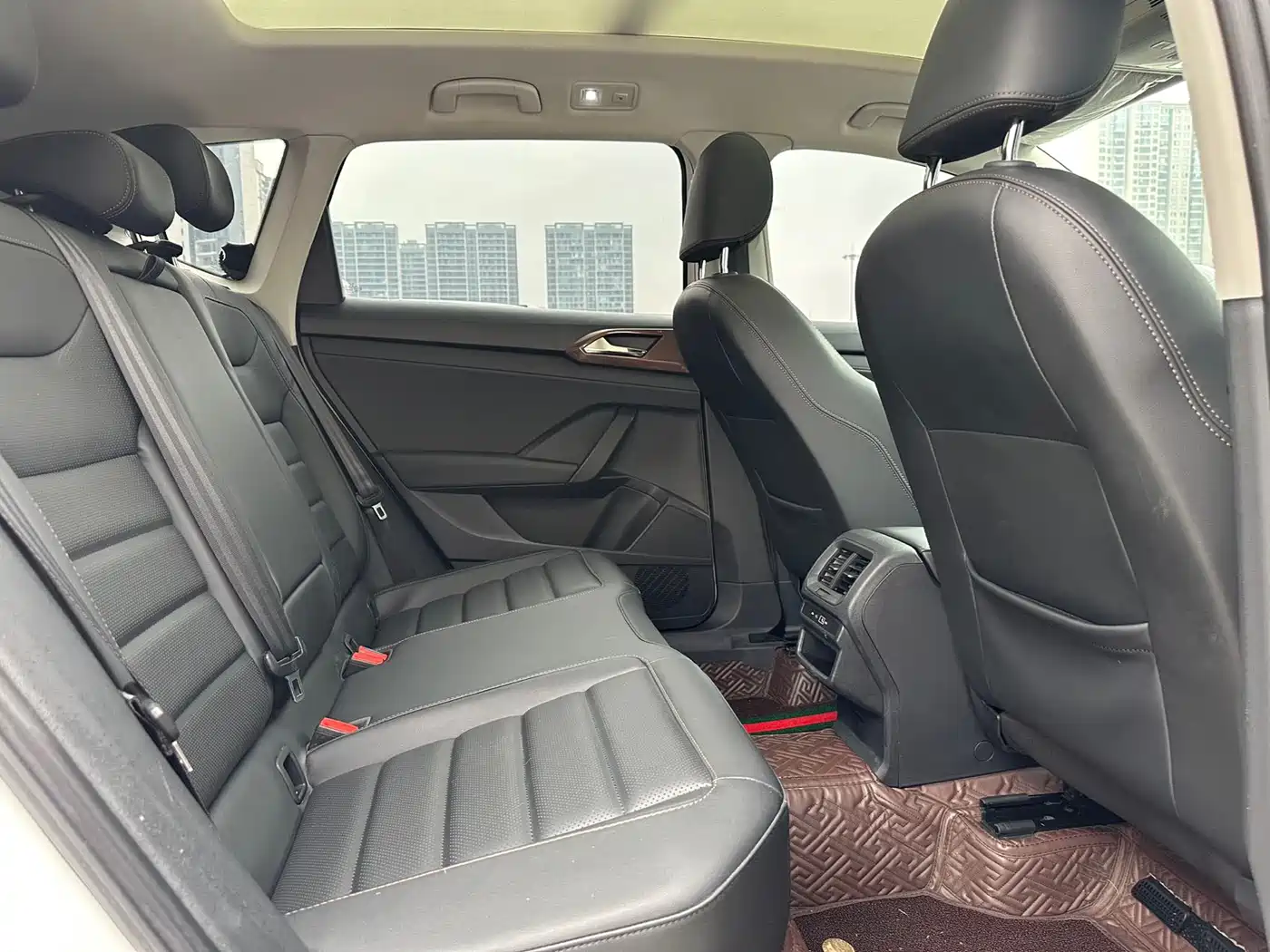 Volkswagen Tharu 2022 280TSI FWD Luxury Edition фото 21