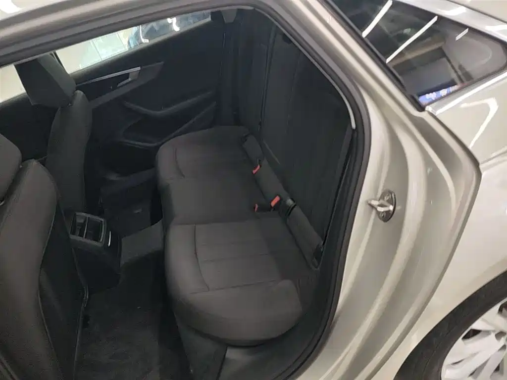 Audi A4L 2019 40 TFSI Progressive (China VI) фото 17
