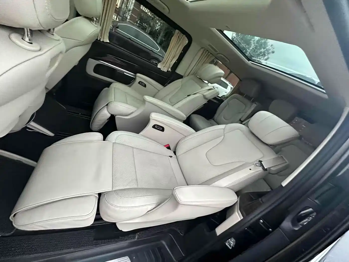 Mercedes-Benz V-Class 2018 V 260 L Premium Long Version China V фото 7