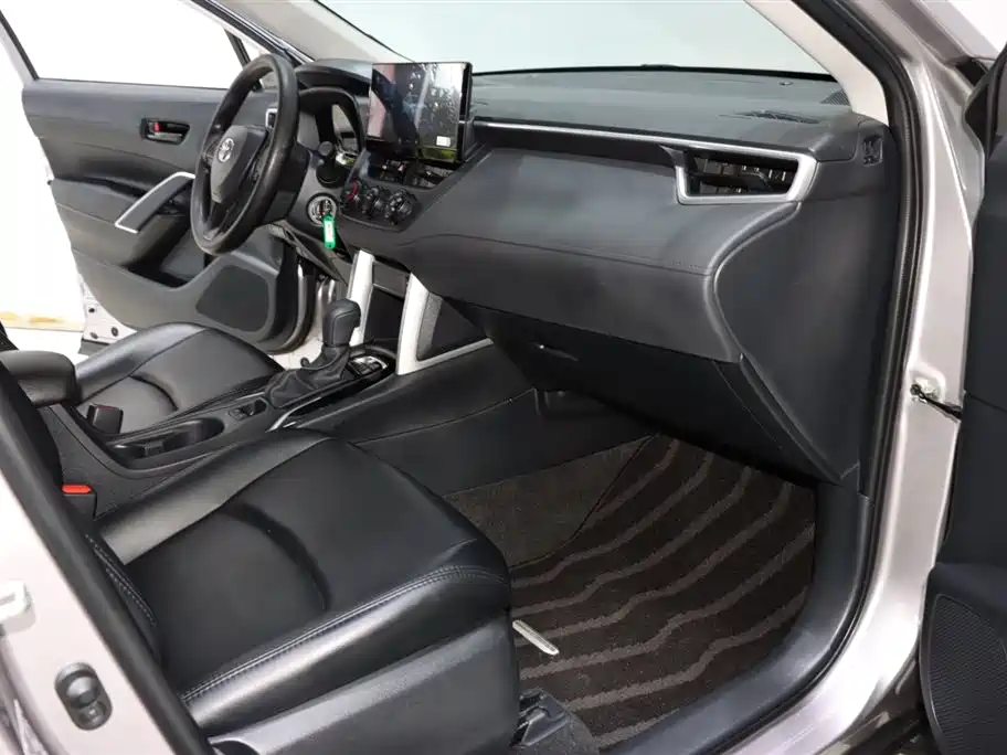 Toyota Corolla Cross 2024 Model 2.0L Pioneer Edition фото 7