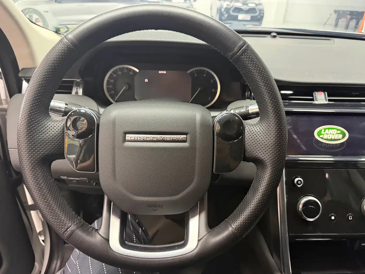 Land Rover Discovery Sport 2020 200PS Family Edition фото 8