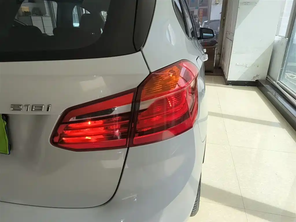BMW 2 Series Tourer (Import) 2015 218i Leading Type фото 8
