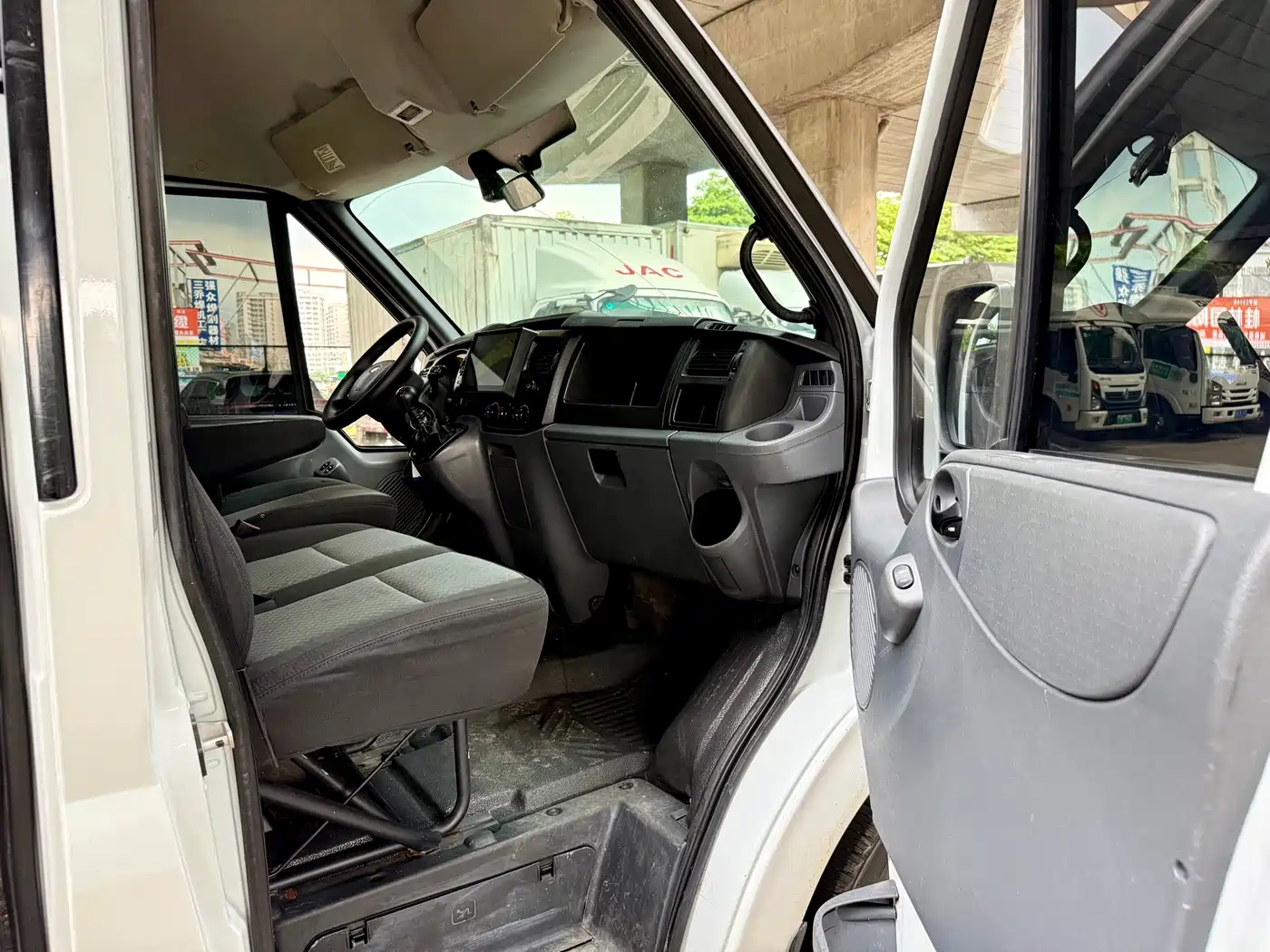 Ford New Generation Transit 2019 2016 Model 2.2T Long Wheelbase 6-Seater High-Roof Multi-Purpose Vehicle