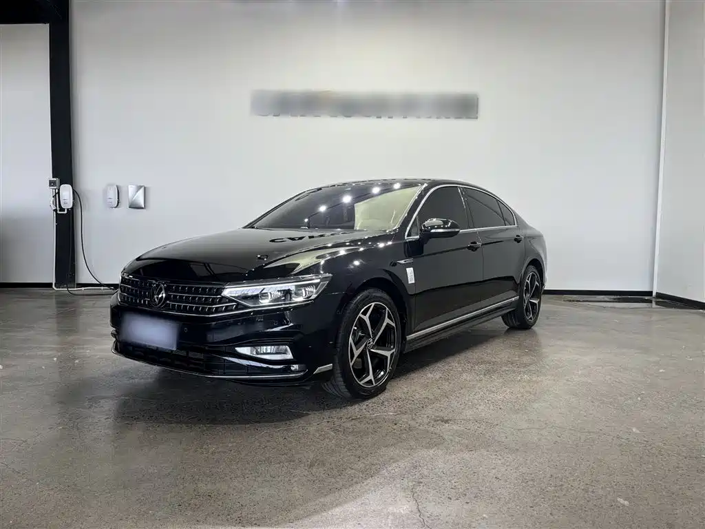Volkswagen Magotan 2023 Model 2 Million Commemorative Edition 380TSI DSG Flagship фото 2