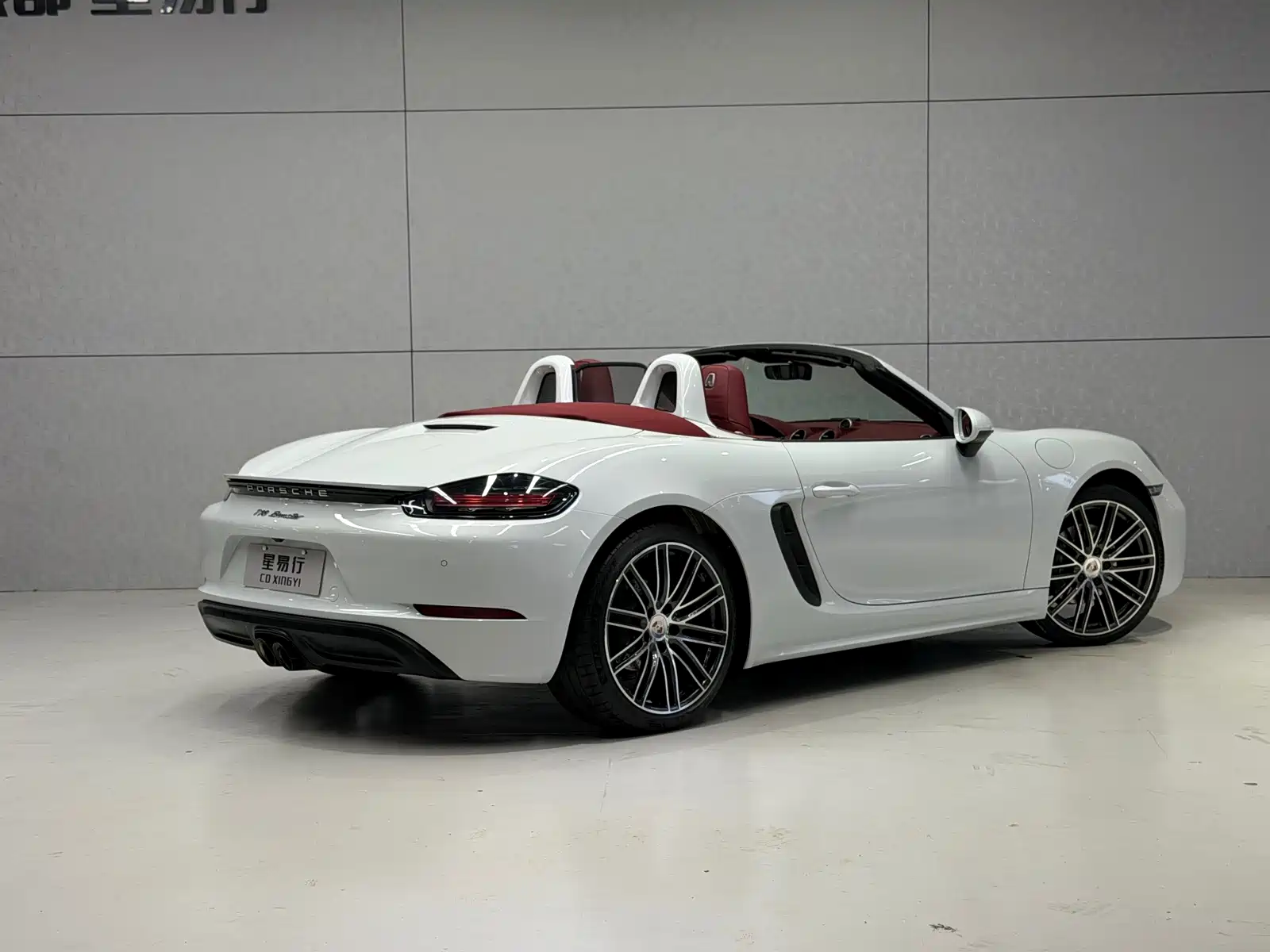 Фото 4 - Porsche 718