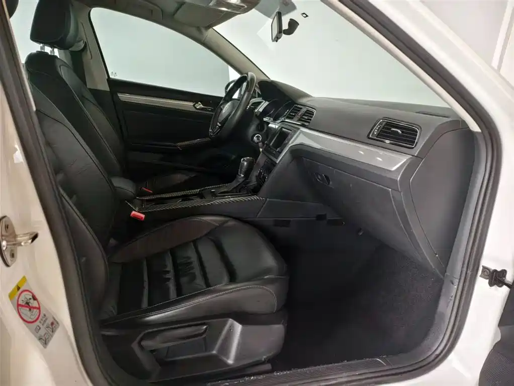 Volkswagen Lamando 2015 280TSI DSG Comfort фото 8