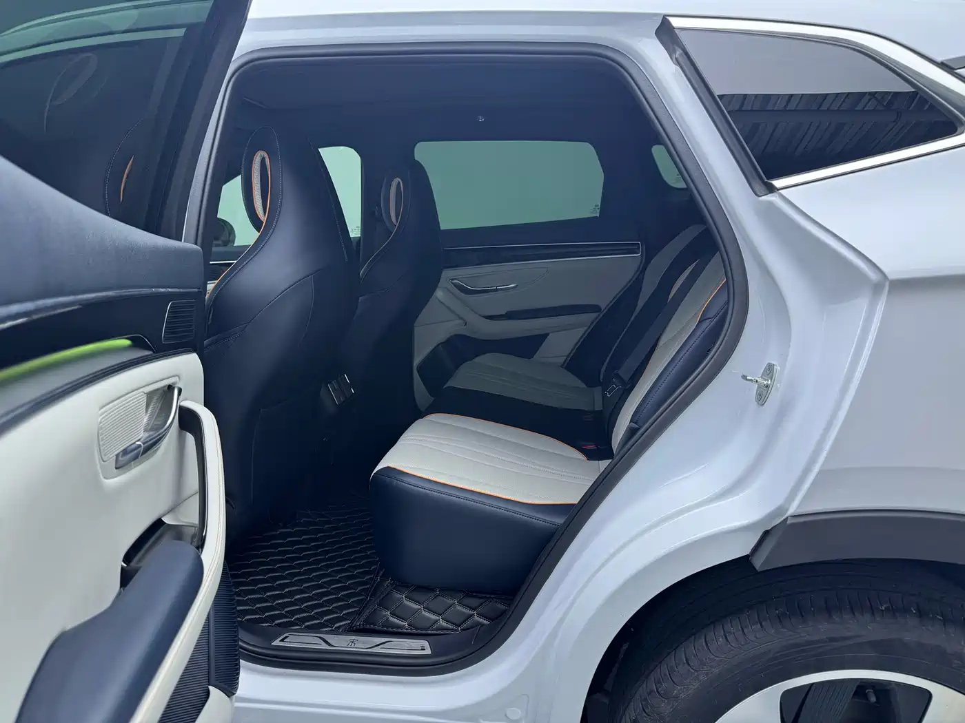 BYD Song PLUS PHEV 2021 DM-i 110KM Flagship PLUS фото 6