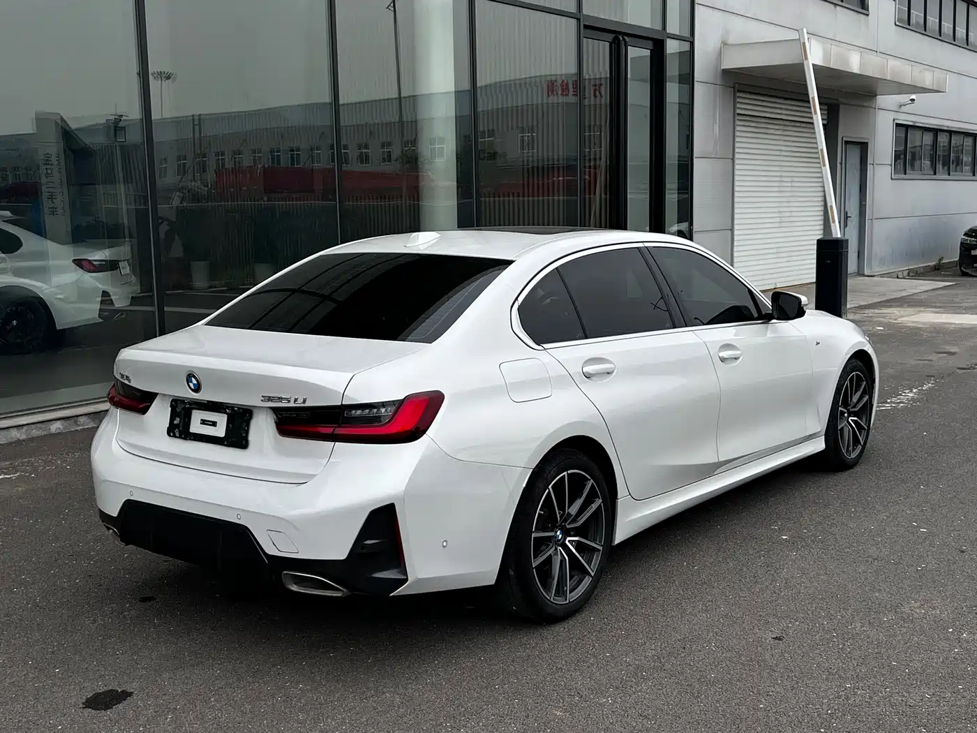 BMW 3 Series 2024 325Li M Sport Package фото 9