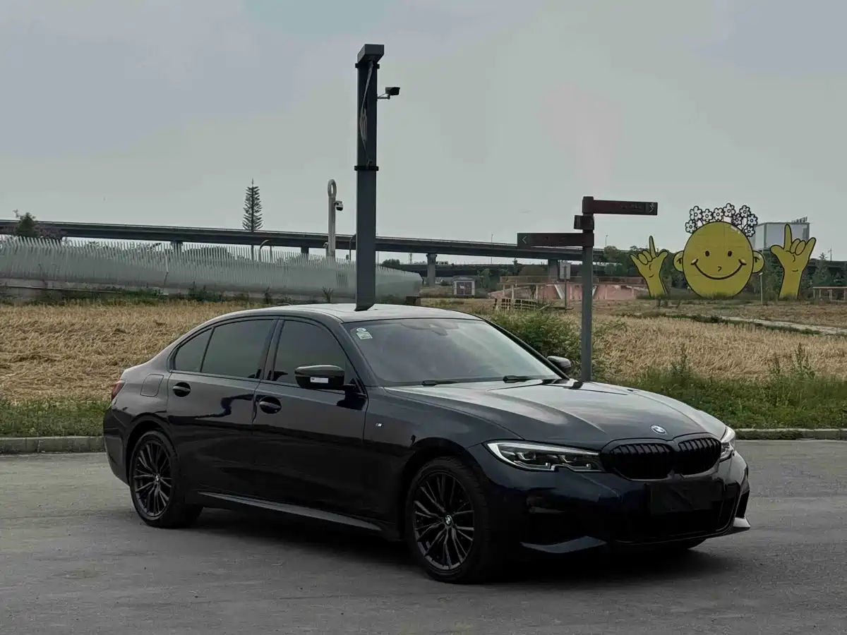 BMW 3 Series 2022 325i M Sport Shadow Edition фото 3
