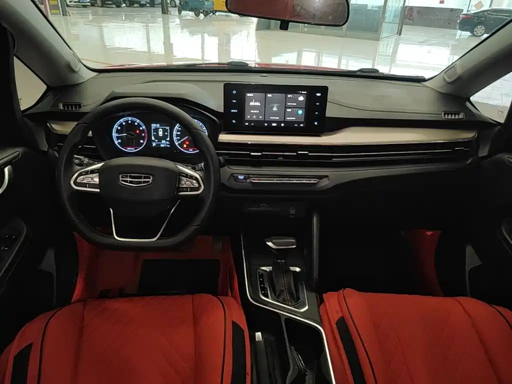Фото 10 - Geely Vision X3