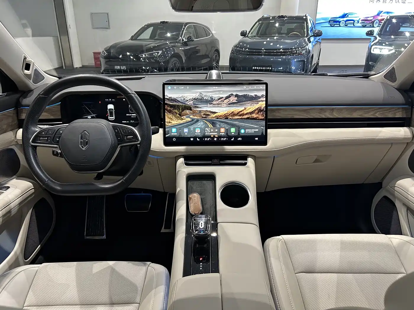 AITO Wenjie AITO M5 2022 Extended Range AWD Flagship фото 8