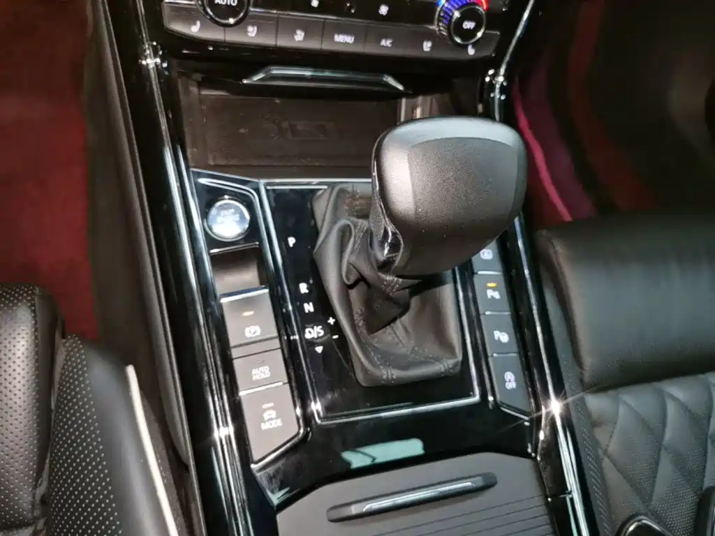 Photo 14 - Volkswagen Phideon