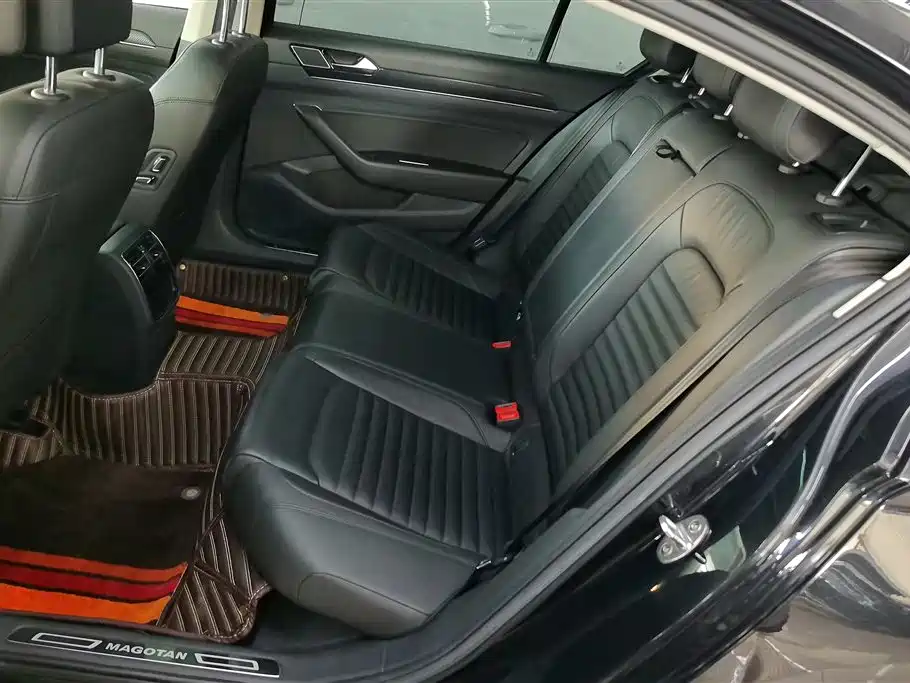 Volkswagen Magotan 2019 330TSI DSG Leading China V фото 11