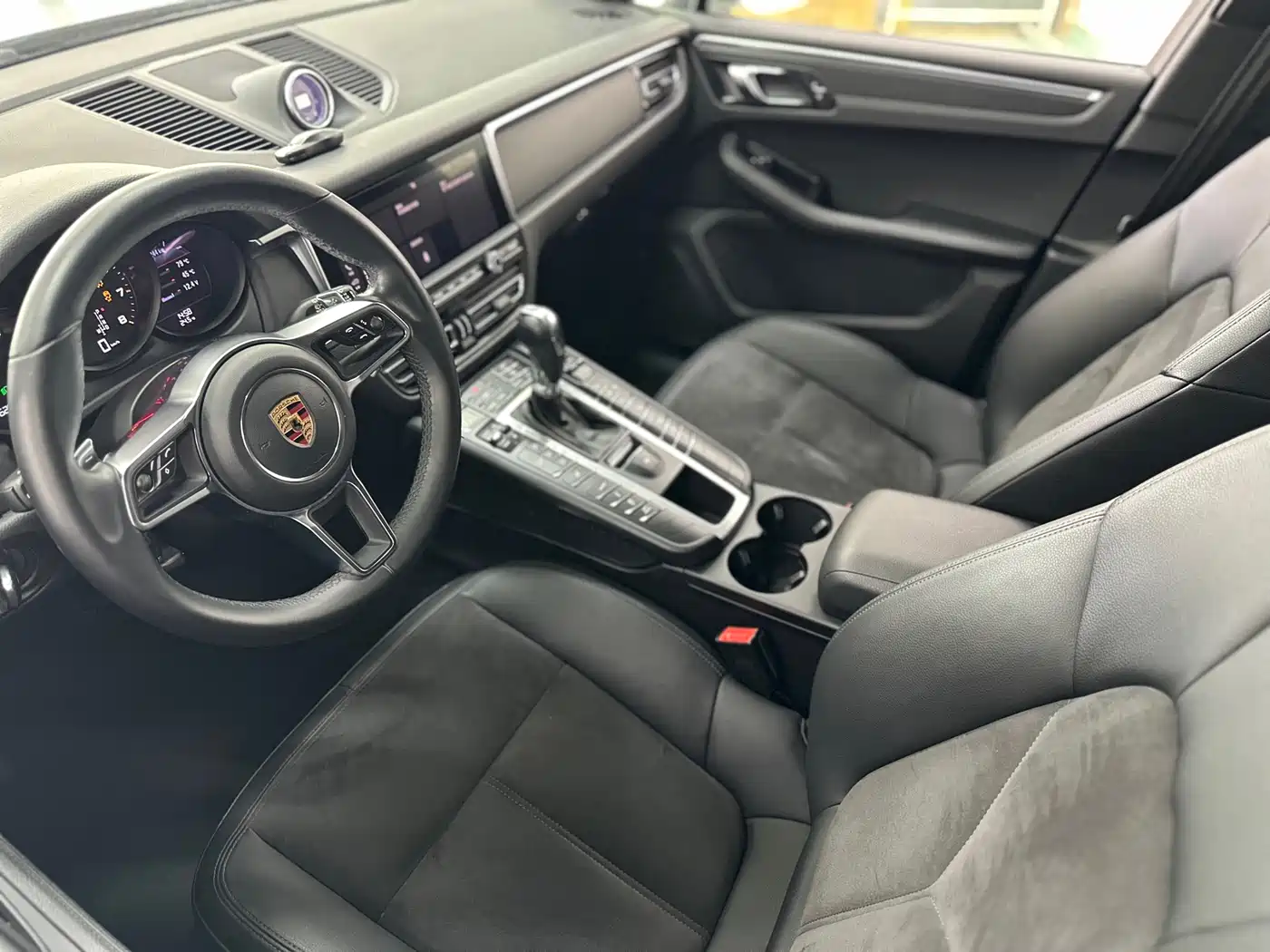 Porsche Macan 2018 Macan 2.0T фото 20