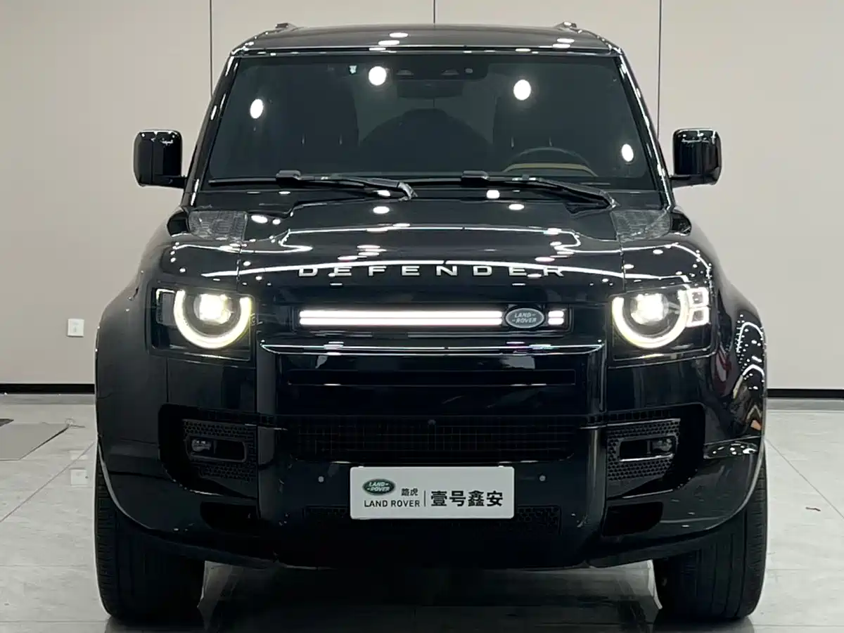 Land Rover Defender 2024 110 3.0T P400 X-DYNAMIC HSE фото 2