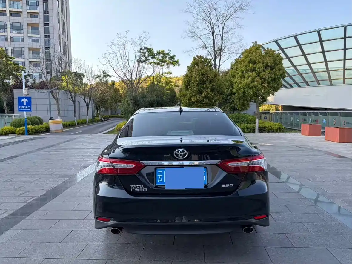 Toyota Camry 2018 2.5G Luxury Edition фото 6