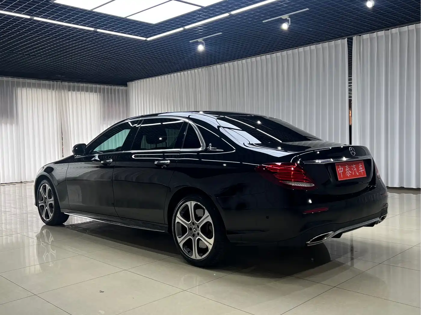 Mercedes-Benz E-Class 2017 E 320 L Sport 4MATIC фото 4
