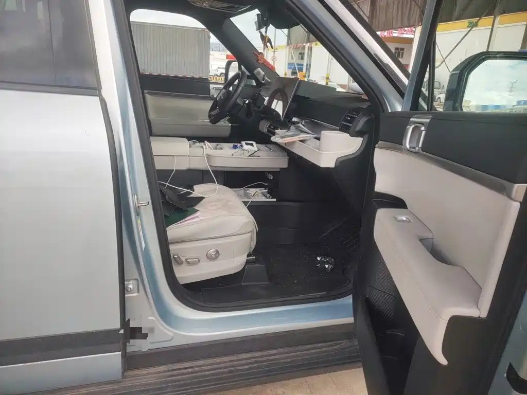 Fang Cheng Bao Titanium 7 2026 2025 AWD Base Model