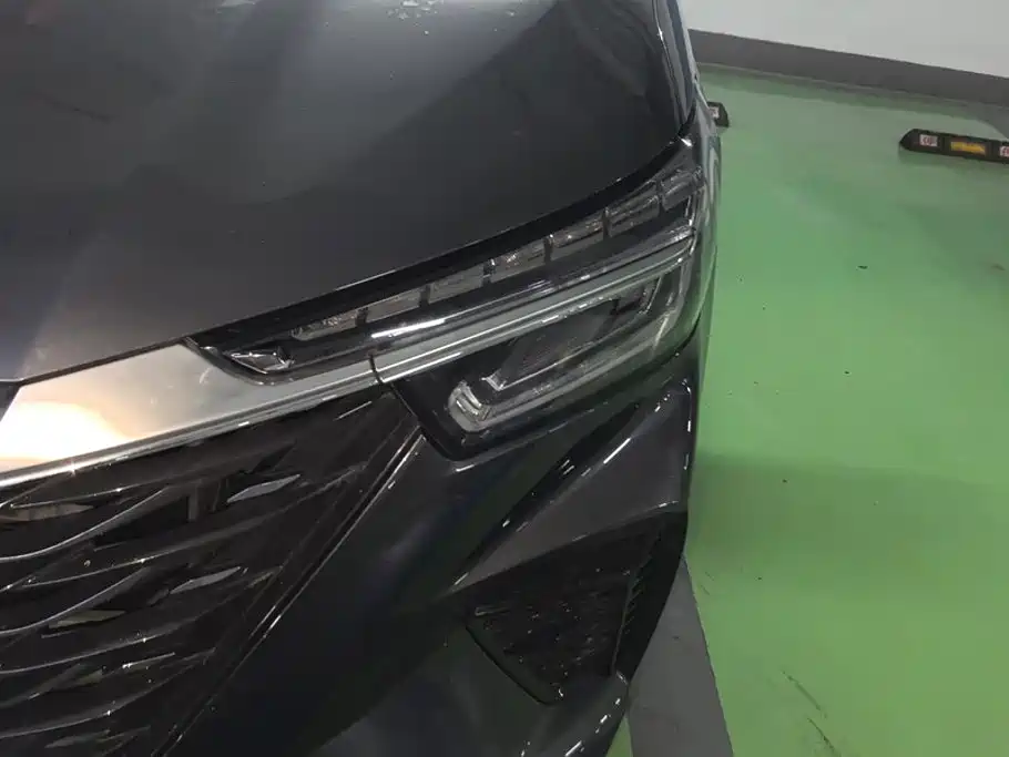 Фото 5 - Roewe RX5