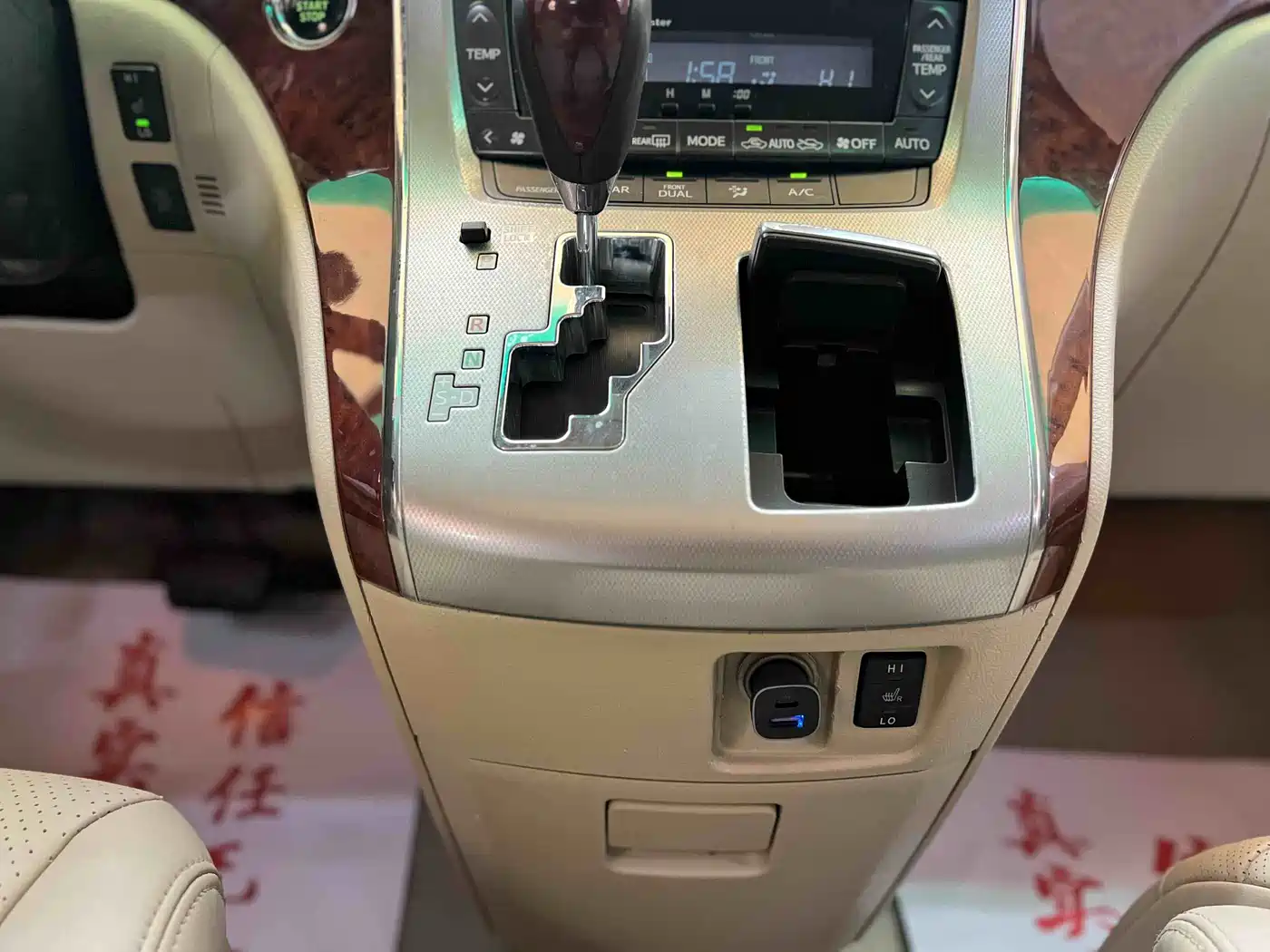 Toyota Alphard 2011 Model 2.4L Luxury фото 17