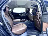 Photo 13 - Audi A8