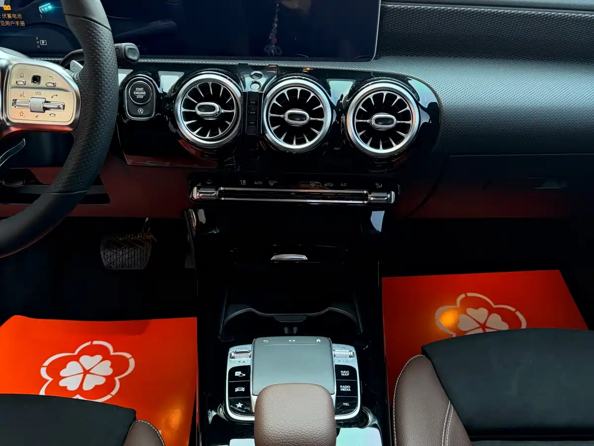 Mercedes-Benz A-Class 2020 A 200 L Sport Sedan фото 8
