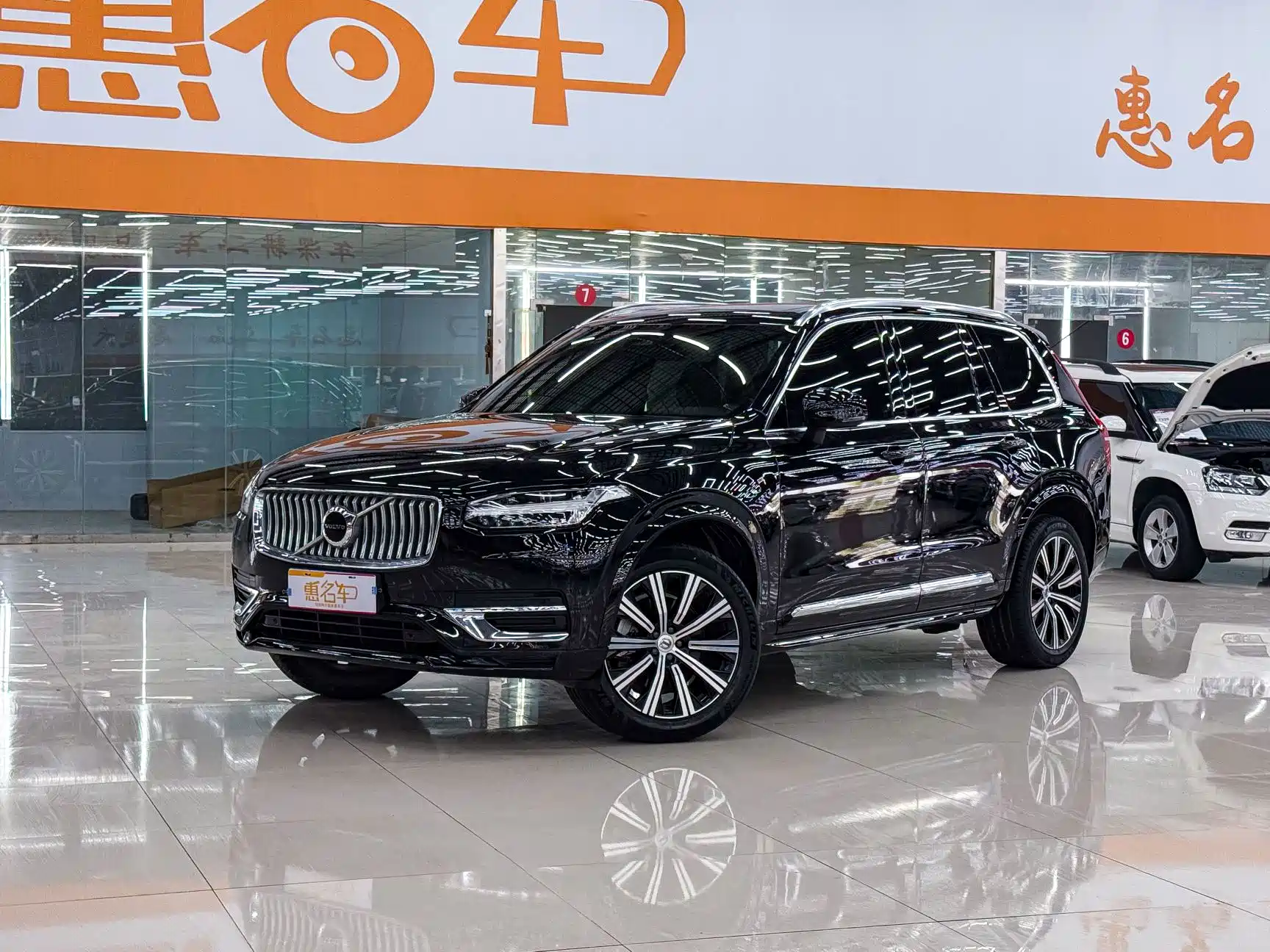 Фото 2 - Volvo XC90