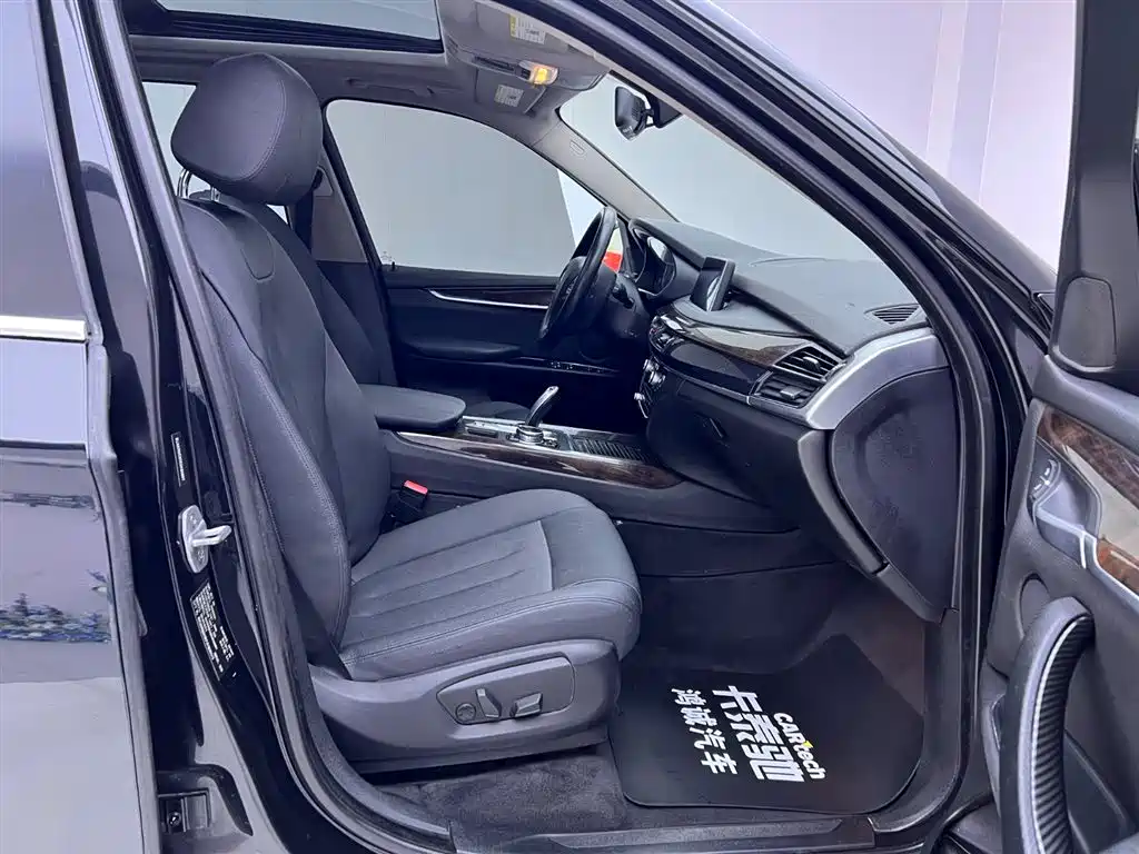 BMW X5 (Import) 2014 xDrive35i Leading фото 17