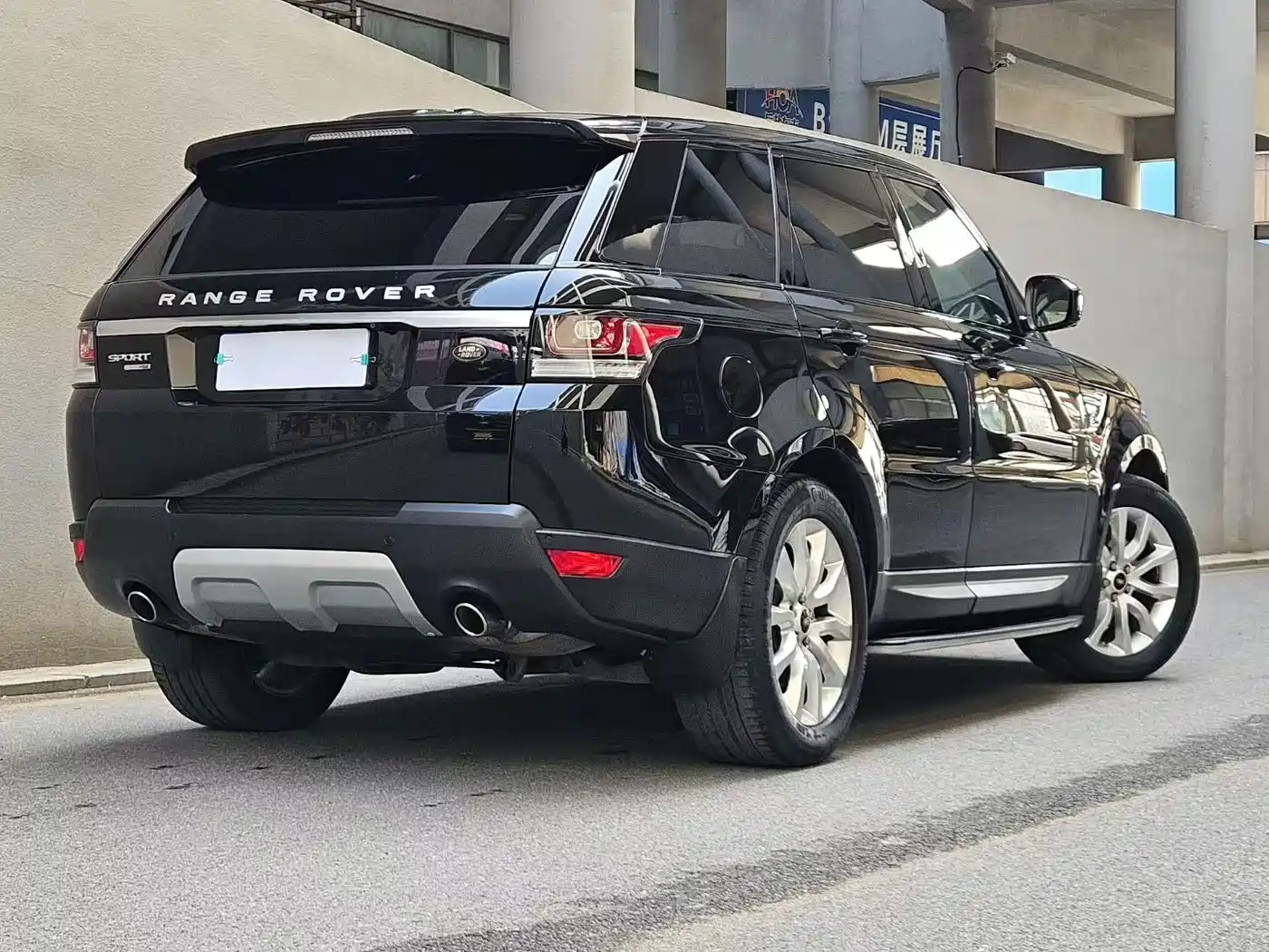 Land Rover Range Rover Sport фото 3