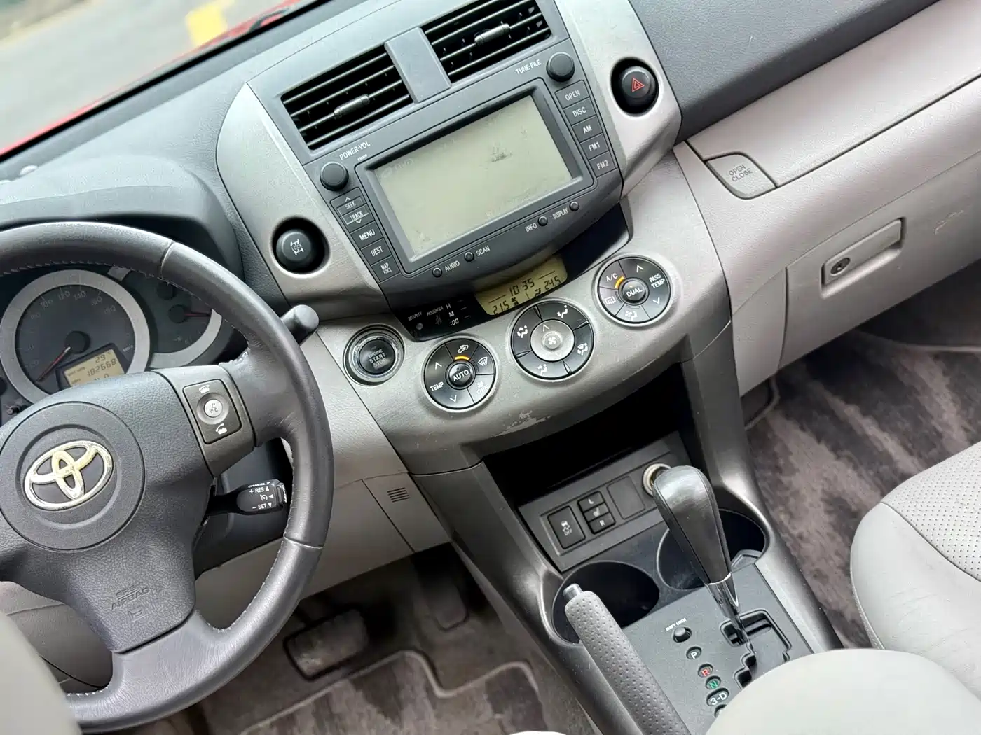 Toyota RAV4 Rongfang 2009 2.4L Automatic Luxury Navigation Edition фото 17